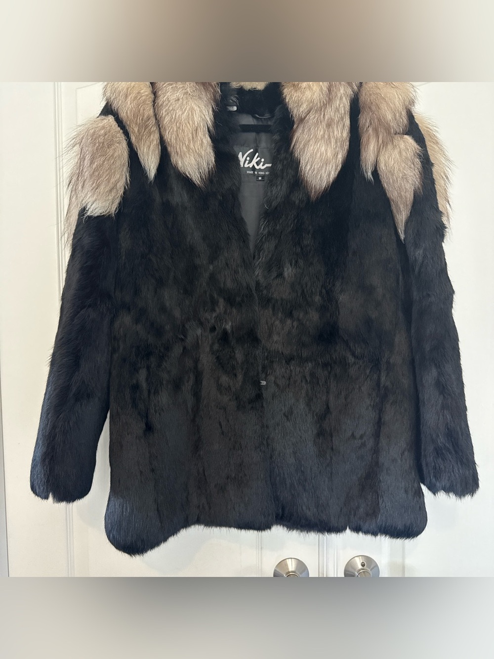 Vintage Niki black fox fur coat with silver fur trim, size M - Picture 4 of 9